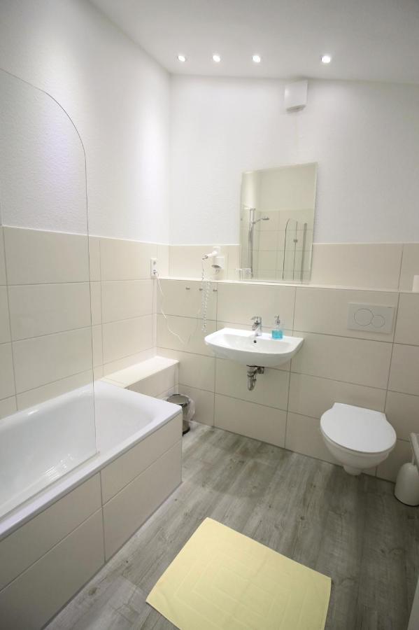 Hotel Zur Linde Hechthausen Buitenkant foto